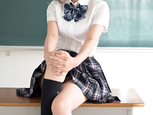 【夢のギャルゲー世界】目覚めたらパンツだらけ！？ 幼馴染の可愛いあの子とエッチな体験♡ 現実を超えた憧れのシチュエーションで、ウブな幼馴染とラブラブセックス！ これってまさに夢のよう…！