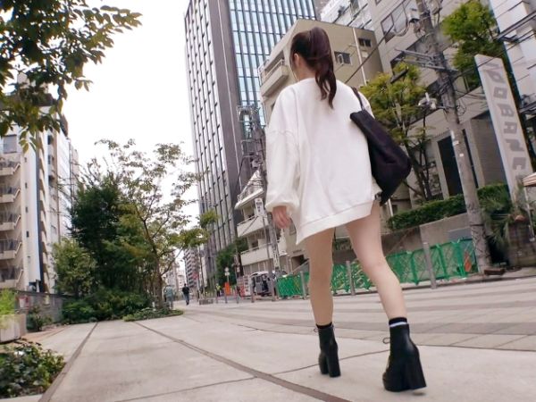 【素人】アイドル志望の色白美少女がオナニーでは物足りずにAV出演！キャパオーバーの快楽に噴き出る潮の嵐！