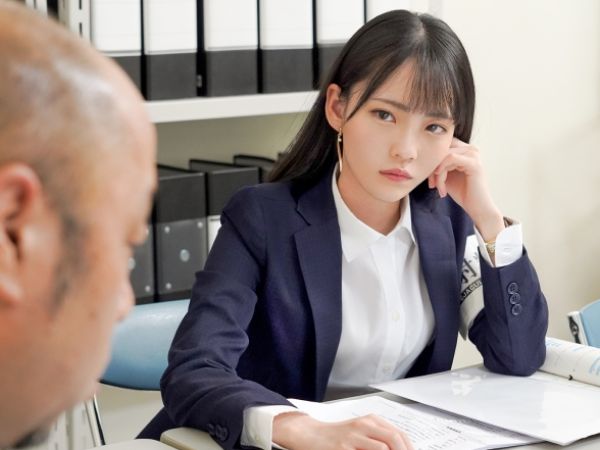 【射精執行官の逆襲】『やめて…任務なのに…』性欲違反者を取り締まるはずが、2人の男に逆らえず犯される！屈辱の3Pで理性崩壊！執行官のプライドが崩れ去る瞬間を激撮！！