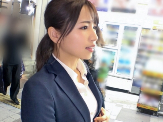 【スーツ姿のOLをナンパ】『仕事帰りにこんなこと…』黒パンストを破られ、敏感なマンコを刺激されまくるOLお姉さん！ナンパ師の肉棒にトロトロになったオマンコを激しく突かれ、オフィスでは見せないエロい顔で喘ぎまくる！仕事のストレスを濃厚セックスで発散する、エロかわOLの淫乱プレイ！♡