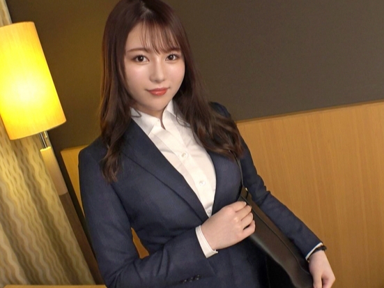 【スーツ姿の美ボディOL】『仕事中なのに…』パンストビリビリでカラダをイジられ、大興奮のOLお姉さん！スーツ姿のままホテルに連れ込まれ、エロいボディを激しく責められる姿にボッキ不可！！♡