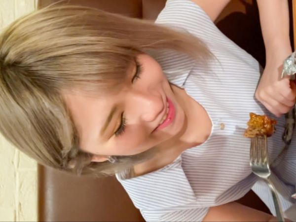 【金髪ギャルの危険な遊び】『おじさん、気持ちいい？』貧乳ちっぱいのギャルが華奢な体を武器にハメ撮りSEX！おじさんの鬼ピストンに喘ぎまくり、膣奥で濃厚ザーメンを受け止める！