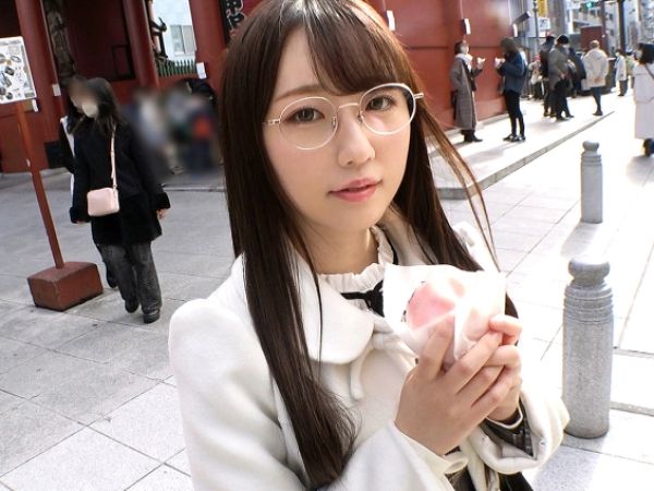 【ロリちっぱい文系美少女の悶絶ナンパ】『ダメぇ…気持ち良すぎる…』色白桃尻を激しくピストンされ、手マンと電マで大量潮吹き！デカチンに翻弄され、敏感ボディがイキまくる！♡