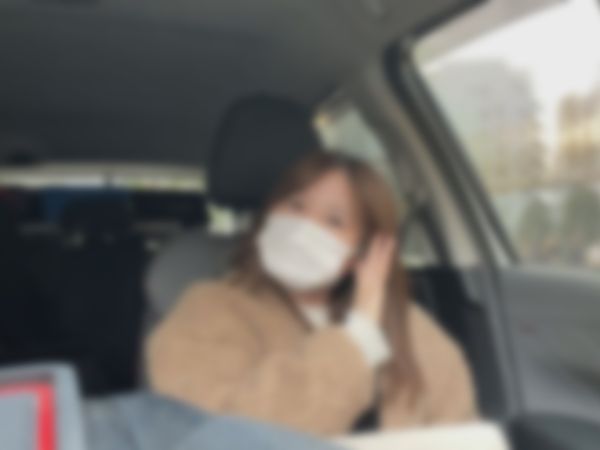 【裏切り配信】『バレたらヤバい…』素人女子がセフレと生ハメSEXをこっそり生配信！絶倫チンポでイカされまくり、連続でヤられちゃう危険なプレイ！♡