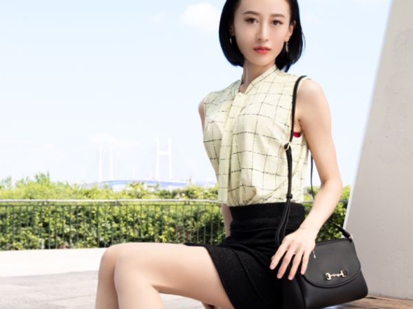 【人妻の禁断の性欲】「我慢できない…もっと欲しい…」セックスレスに悩む美人奥様が他人棒との不倫セックスで本能剥き出し！手マンで溢れる愛液、飢えたオマンコが激しく悶える！美熟女の性欲爆発が止まらない！