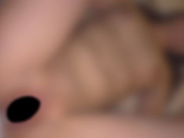 《セフレの裏切り配信》内緒でハメ撮りされた女の子、ガチで中出しされちゃう瞬間まで流出！バレたら即削除の危険な動画、見逃せない！！