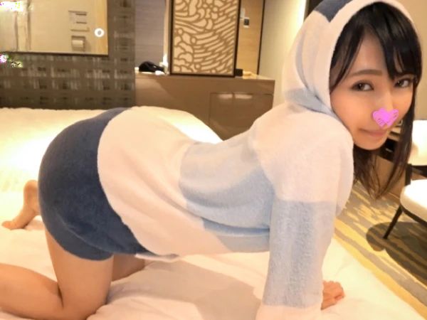 【低身長巨乳の頂点娘】スクールカースト頂点の美形娘がチ●ポにメロメロ！小柄なボディにたわわな巨乳を揺らし、甘々セックスでデレデレ乱れる！！