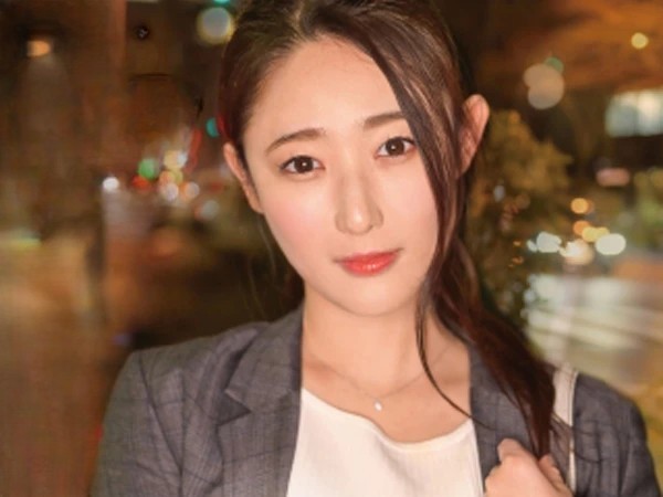 【ランチタイムのOL逆ナン】『早く…バレちゃう…』仕事中のOLをゲット！時間がないのにチンコ見せたら、がむしゃらに腰振りまくる！会社帰りのストレス発散セックス♡