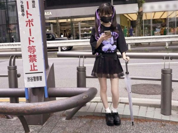 【家出少女の危険な誘惑】『おじさん…気持ちいい…』細身でちっぱいの美少女が、オイルまみれで激しくピストン！キツキツマ○コがおじさんチンポを包み込み、痙攣アクメ連発のヤバいセックス！