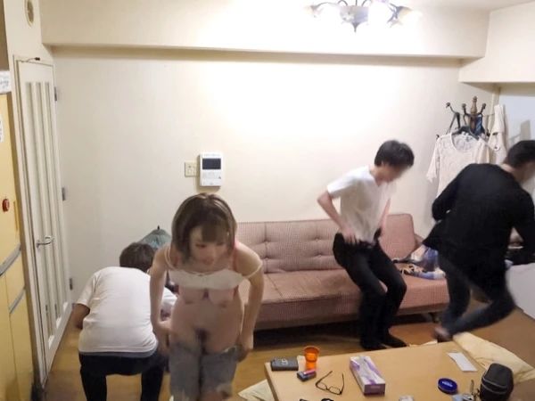 【同棲カップル逆NTR】街で確保したラブラブカップルにまさかの展開！彼女の目の前で、彼氏が他の女とスリル満点の浮気SEX！背徳感MAXのドキドキ不倫劇！